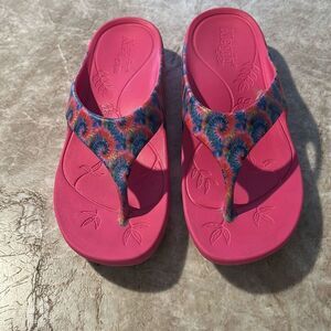 ALGERIA Hot Pink Flip Flops 8.5
